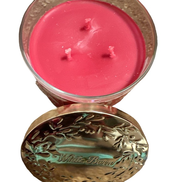 Bath and Body Works 3 Wick Candle Frosted Cranberry, New With Cosmetic Flaws. - Picture 5 of 6